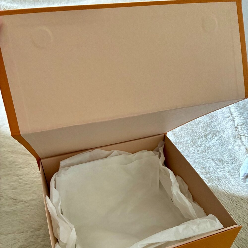 Louis Vuitton Accessory Box - Picture 2 of 3